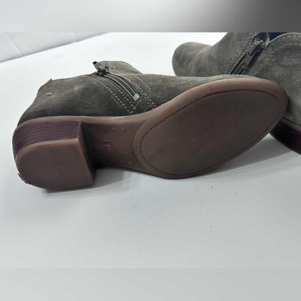 Diba Layla Suede Bootie in Taupe ๐ - Picture 6 of 8